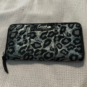 Coach wallet. Like new great condition.